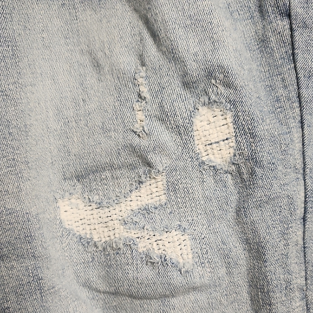 Old Navy Men's Light Blue Relaxed Jeans - Picture 5 of 15